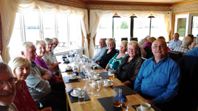 Holme-on-Spalding-Moor bowls meal at The Oaks, group picture 1